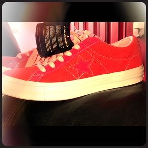 ⭐️CONVERSE RED & PINK 6y/8.5 women’s